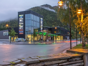 Du kan shoppe på flere butikker i Åfjord sentrum (Årnes)